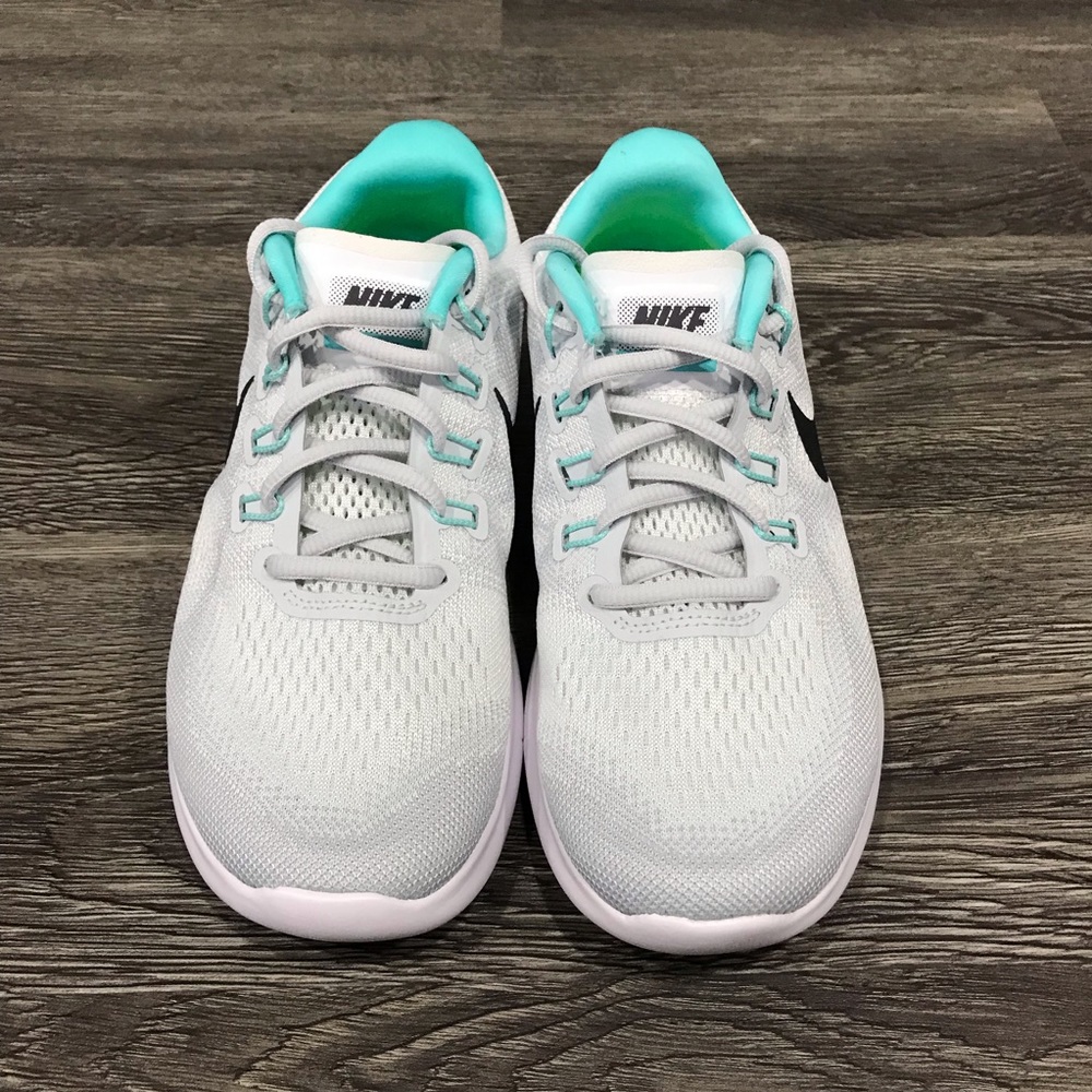 Women’s Nike Free RN 2017 (NEW!) Size 7 - Picture 2 of 4